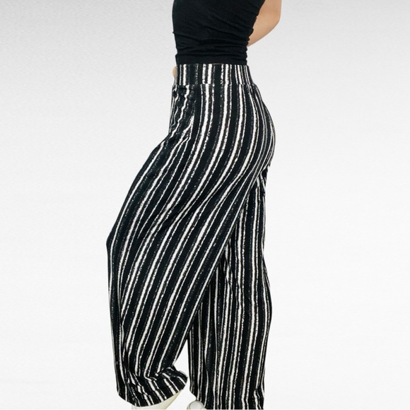 New Directions | Black & White Tribal Stripe Wide Leg Preppy Chic Casual Pants - Picture 2 of 5